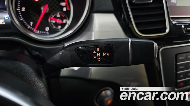 Mercedes-Benz GLE-Class 2018 — photo 9