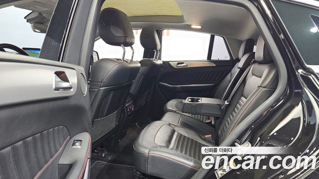 Mercedes-Benz GLE-Class 2018 — photo 11