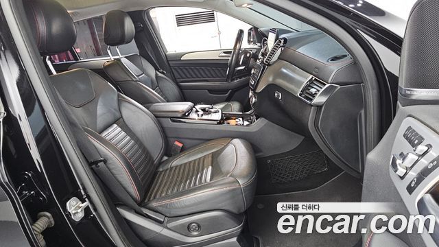 Mercedes-Benz GLE-Class 2018 — photo 12
