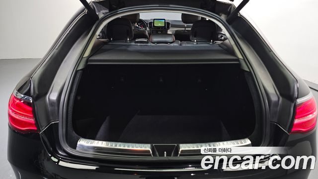 Mercedes-Benz GLE-Class 2018 — photo 19