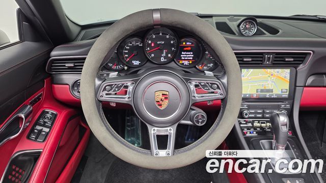 Porsche 911 2019 — photo 13