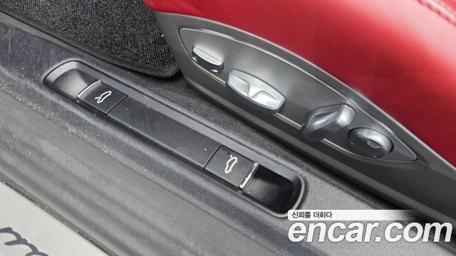Porsche 911 2019 — photo 18