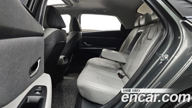 Hyundai AVANTE 2021 — photo 11