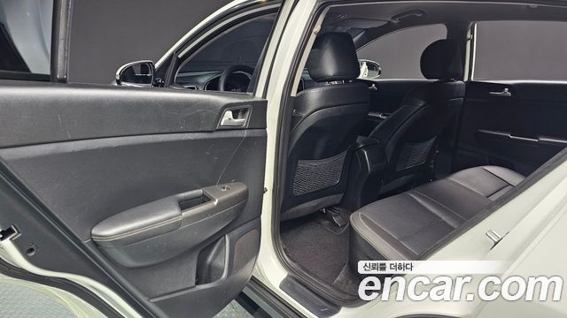 Kia Sportage 2016 — photo 28
