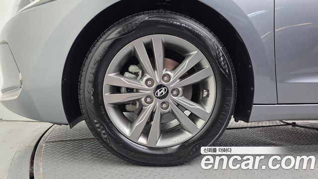 Hyundai AVANTE 2016 — photo 5