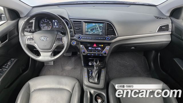 Hyundai AVANTE 2016 — photo 10