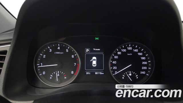 Hyundai AVANTE 2016 — photo 11