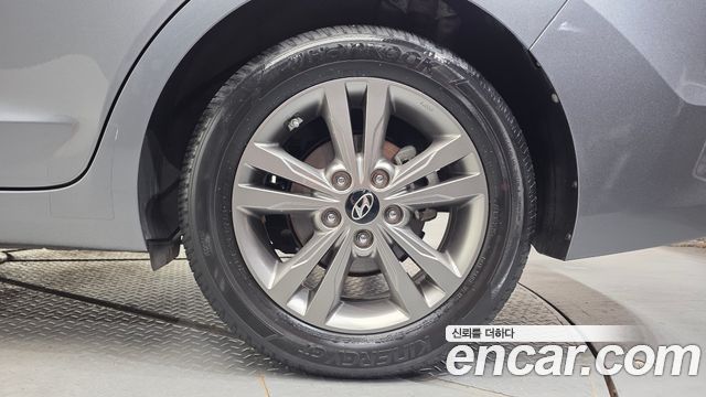 Hyundai AVANTE 2016 — photo 7