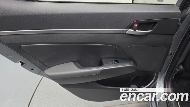 Hyundai AVANTE 2016 — photo 15