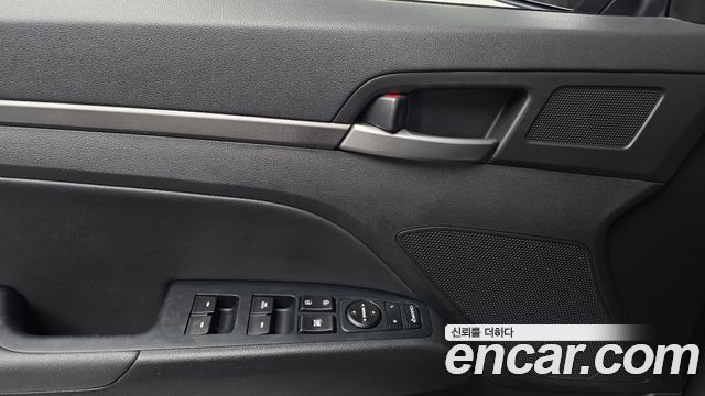 Hyundai AVANTE 2016 — photo 28