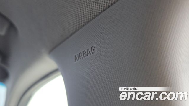 Hyundai AVANTE 2016 — photo 31