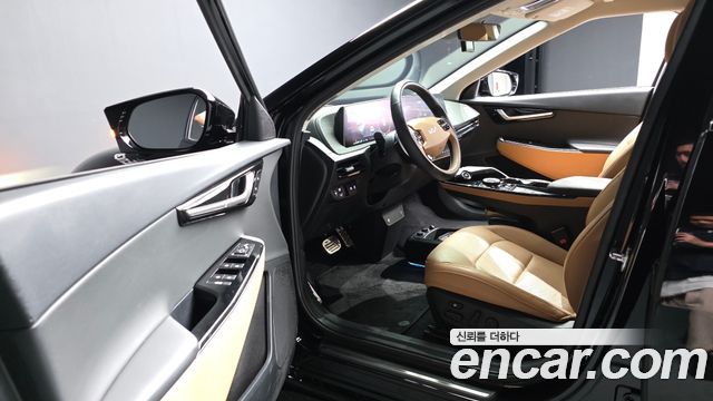 Kia EV6 2023 — photo 13