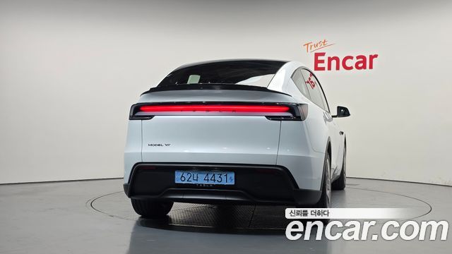 Tesla Model Y 2026 — photo 4