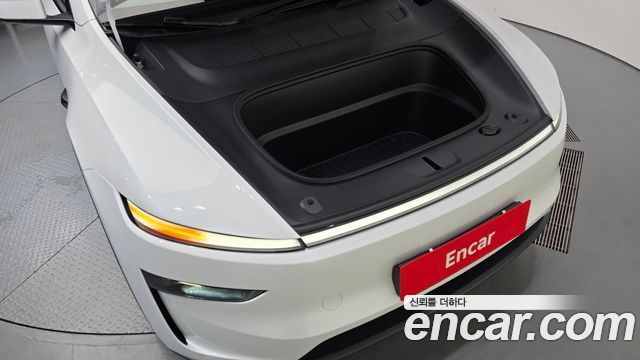 Tesla Model Y 2026 — photo 6