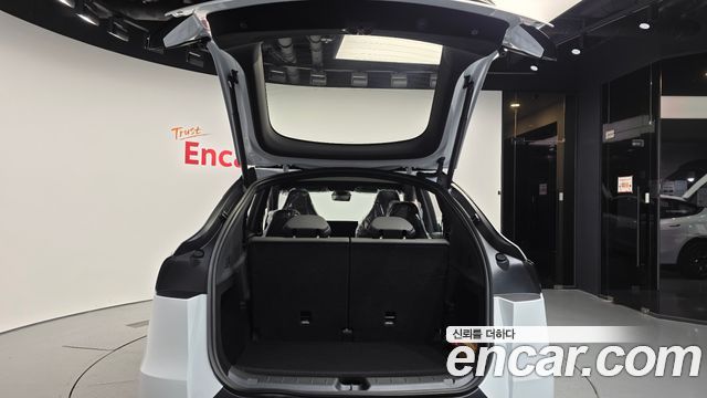 Tesla Model Y 2026 — photo 26
