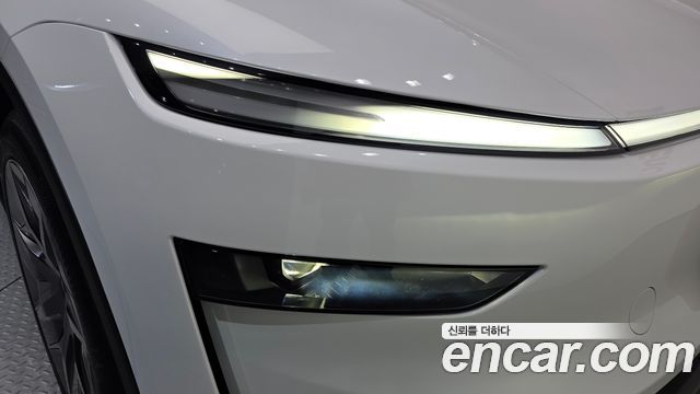 Tesla Model Y 2026 — photo 8