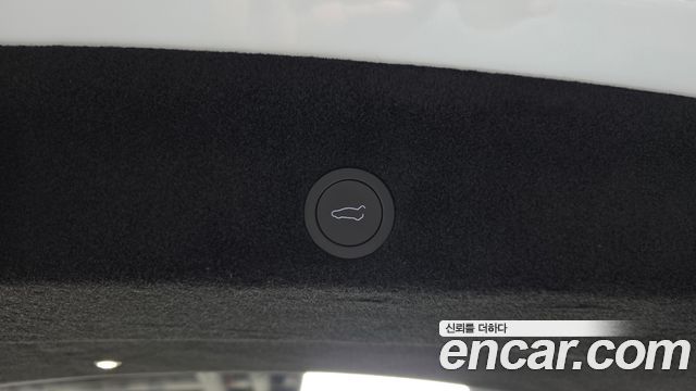 Tesla Model Y 2026 — photo 34