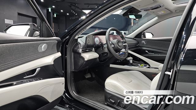 Hyundai AVANTE 2022 — photo 13