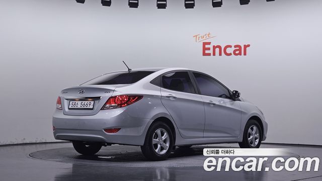 Hyundai Accent 2015 — photo 2