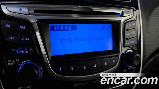 Hyundai Accent 2015 — photo 16
