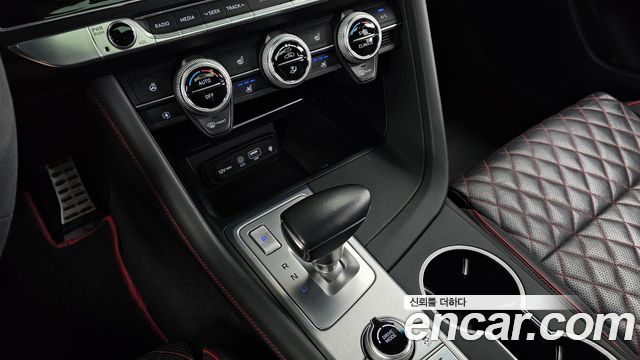 Genesis G70 2019 — photo 9