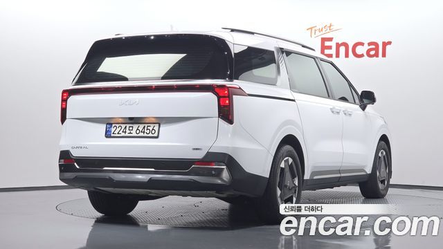 Kia Canival 2024 — photo 2