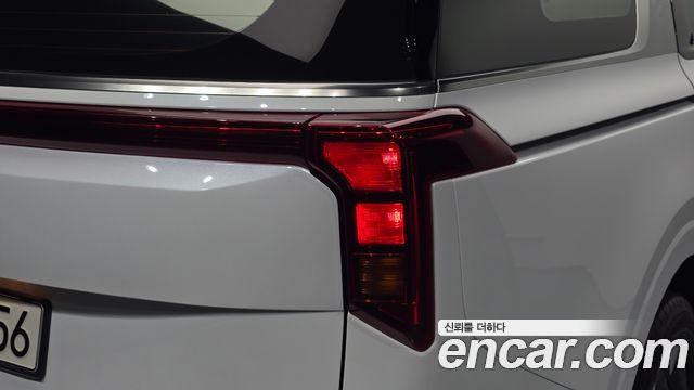 Kia Canival 2024 — photo 9