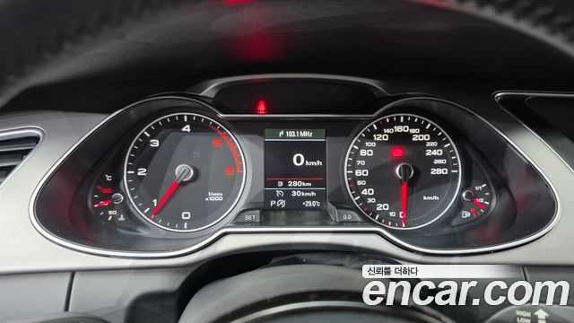 Audi A4 2015 — photo 8