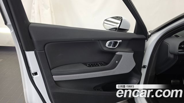Polestar Polestar 2 2022 — photo 14