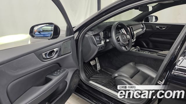 Volvo S60 2022 — photo 10
