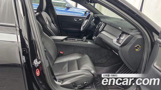 Volvo S60 2022 — photo 11