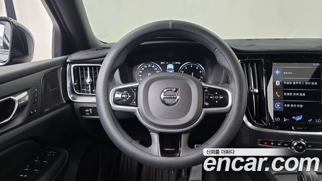 Volvo S60 2022 — photo 13