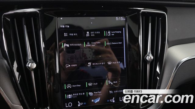 Volvo S60 2022 — photo 16
