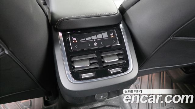 Volvo S60 2022 — photo 18
