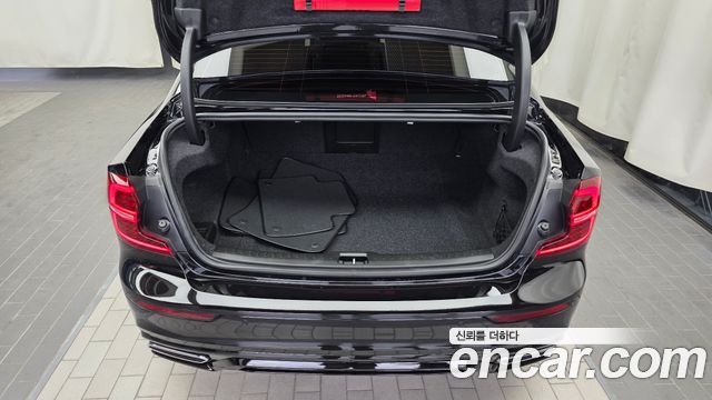 Volvo S60 2022 — photo 20