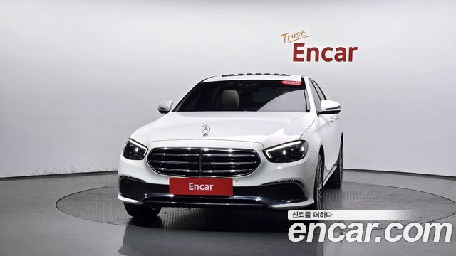 Mercedes-Benz E-Class 2023 — photo 3