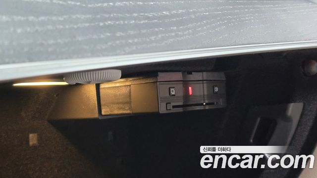 Mercedes-Benz E-Class 2023 — photo 28