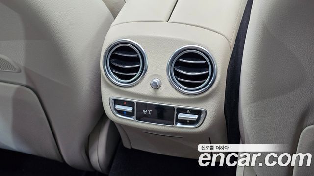 Mercedes-Benz E-Class 2023 — photo 31