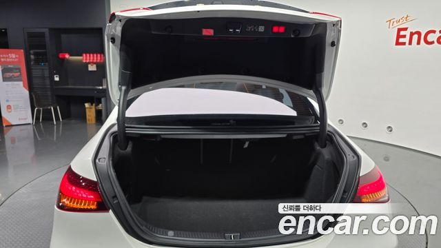Mercedes-Benz E-Class 2023 — photo 33