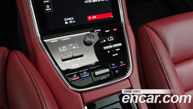 Porsche Panamera 2021 — photo 26