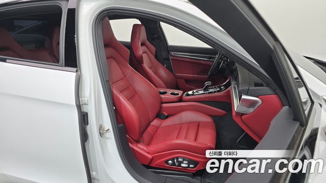 Porsche Panamera 2021 — photo 16