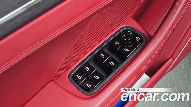 Porsche Panamera 2021 — photo 29