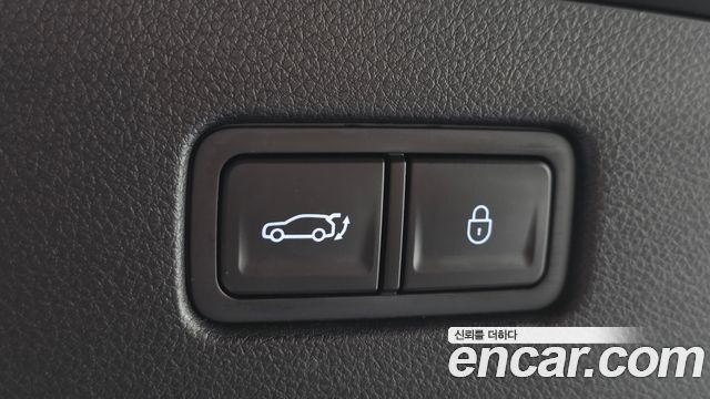 Genesis GV70 2021 — photo 17