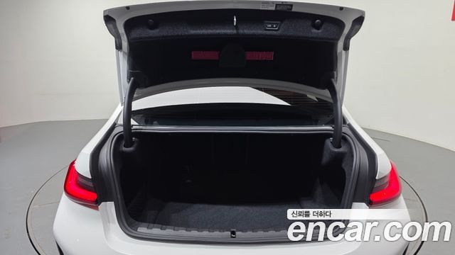 BMW 3-Series 2026 — photo 26