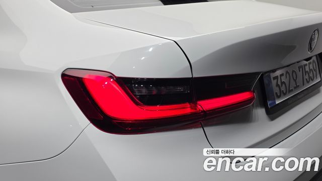 BMW 3-Series 2026 — photo 9