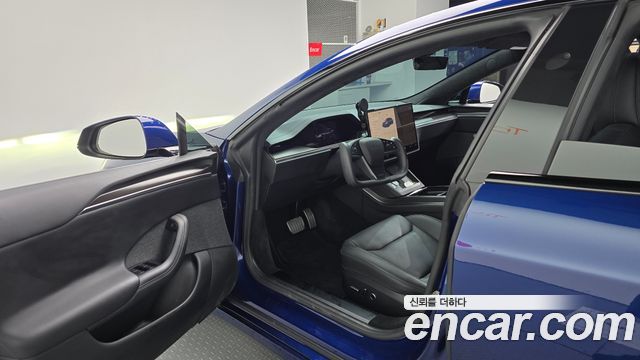 Tesla Model S 2023 — photo 13