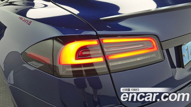 Tesla Model S 2023 — photo 9