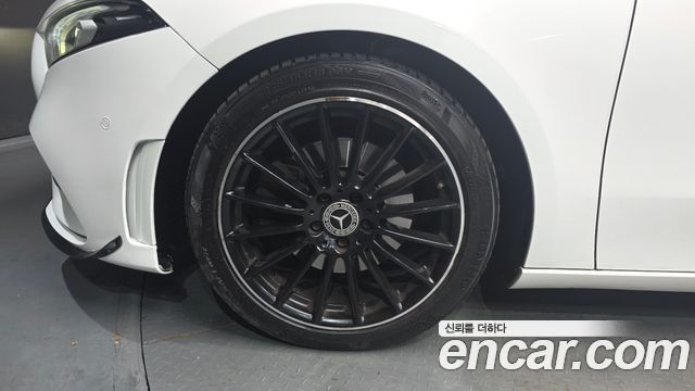 Mercedes-Benz A-Class 2020 — photo 5