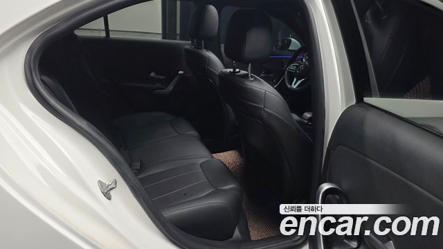 Mercedes-Benz A-Class 2020 — photo 12