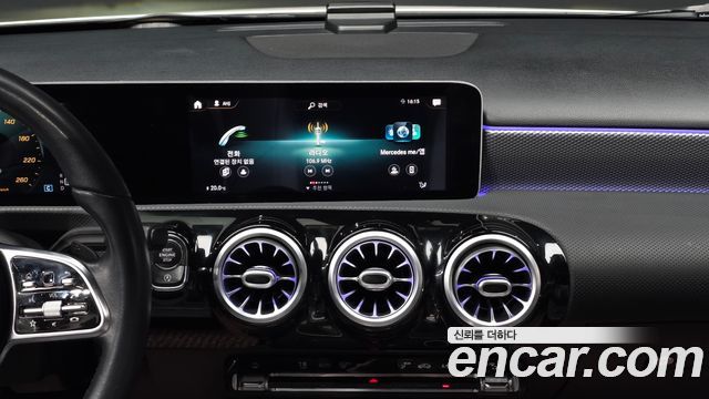 Mercedes-Benz A-Class 2020 — photo 14